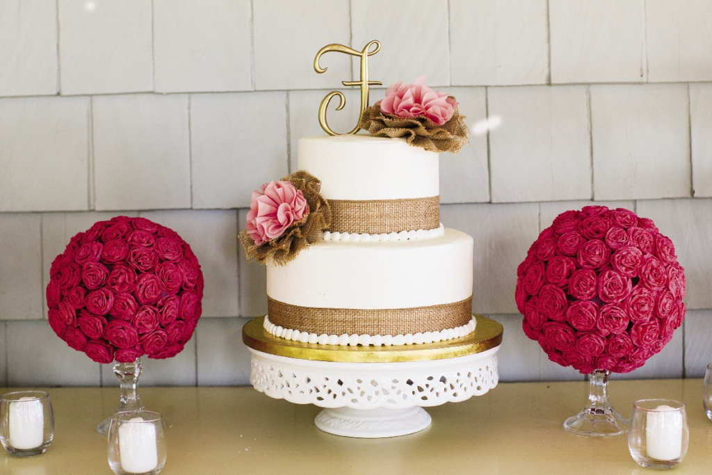 SIMPLE ELEGANCE: For Juliemar Gonzalez’s wedding to David Furr, they chose to feature the burlap that was used in their wedding decor. Cakes by the Sea delivered the cake of their dreams.