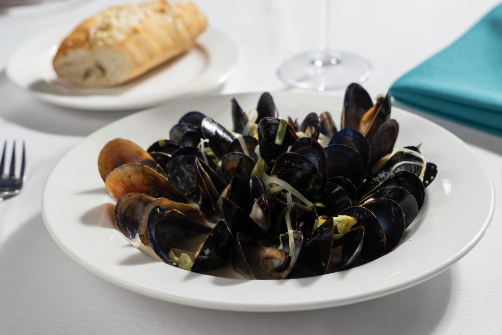 Mussels steamed in white wine with added leeks