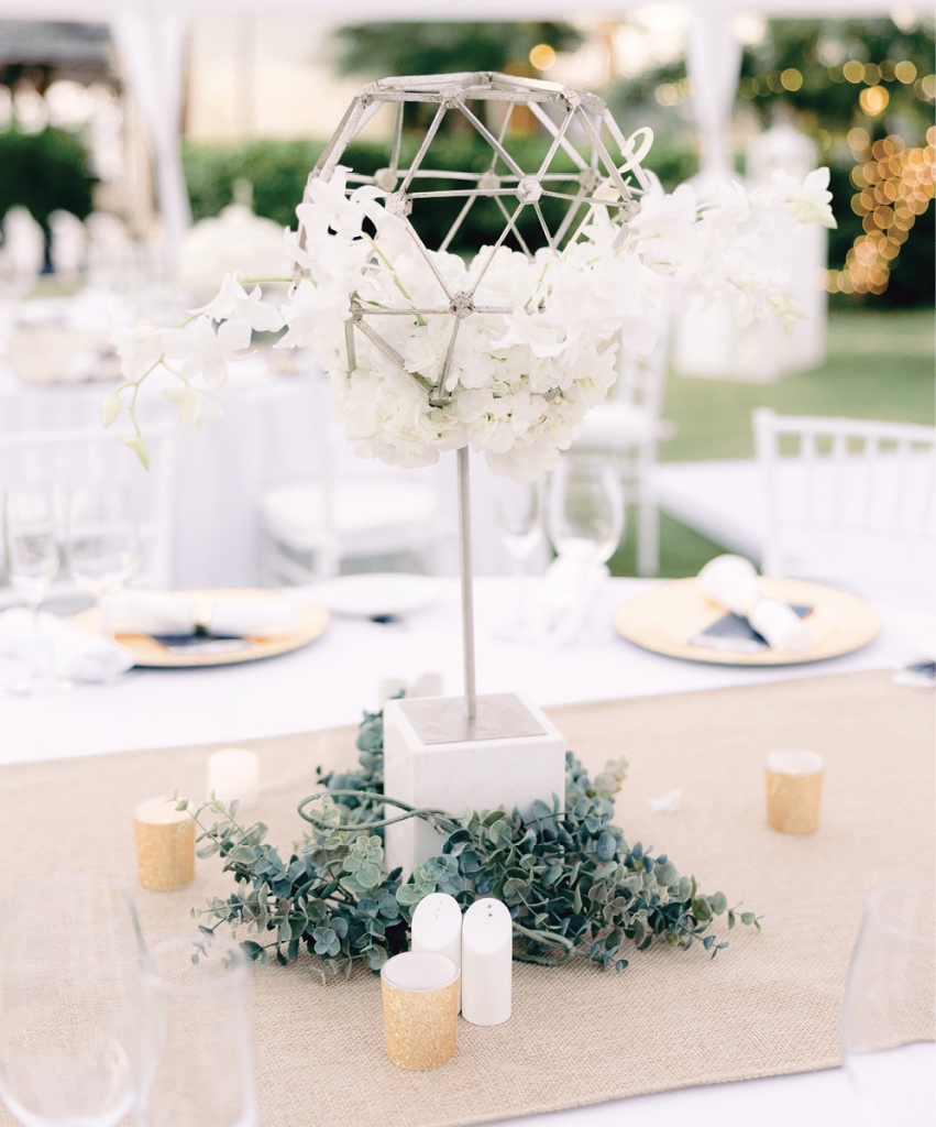 Coastal Elegance: Florals and centerpieces were pulled from the color palette of the coast.