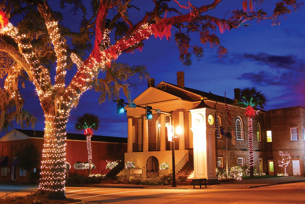 Conway’s City Hall festooned with holiday lights.