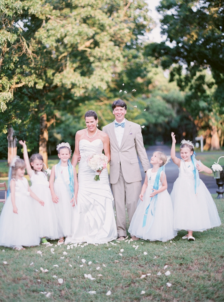 Pretty Power: Shannon powered through chemo to carry out a lovely wedding at Litchfield Plantation with a theme of simple elegance.