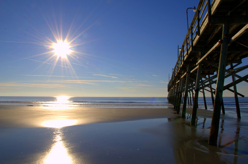 Mark Head, &quot;The Pier and a Sunstar&quot;