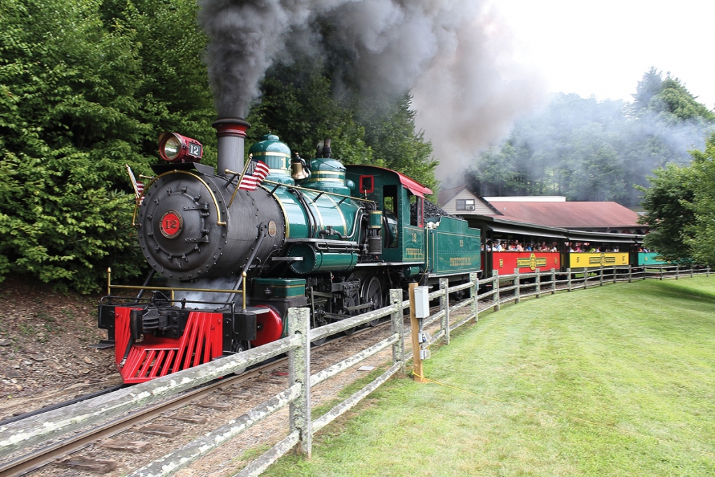 The Tweetsie Railroad theme park offers rides aboard 100-year-old trains, and seasonal programs.