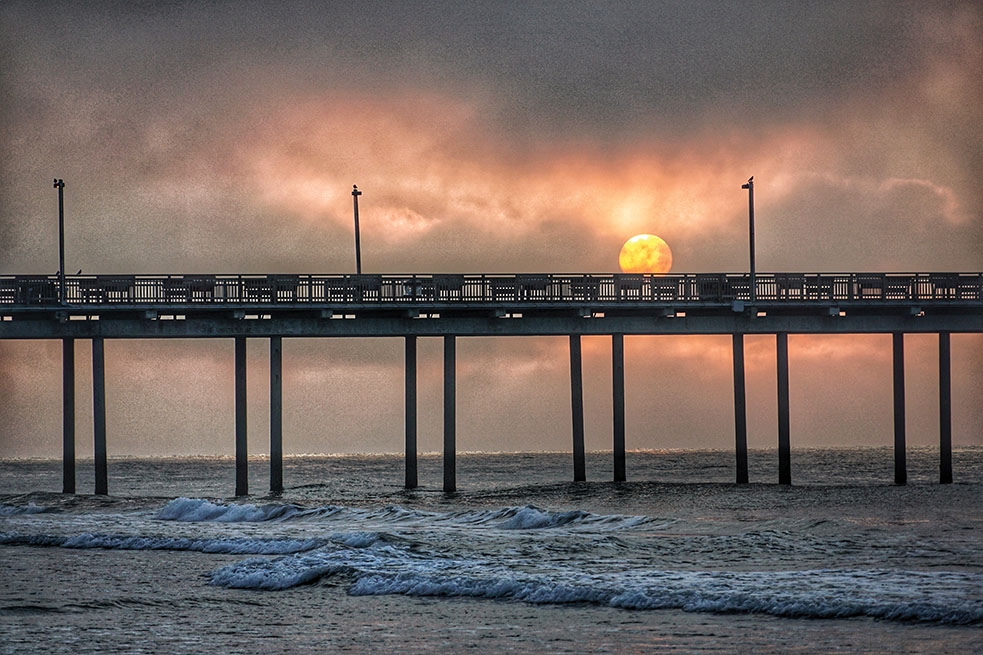 Unusual Sunrise - Tracy Thompkins, Springmaid Pier