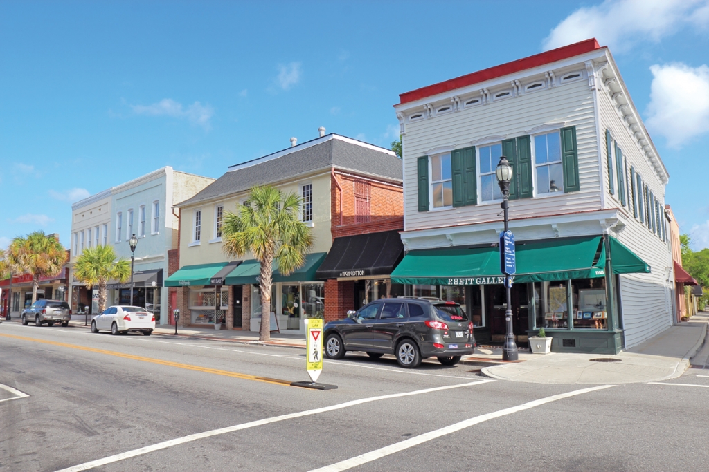 Downtown Beaufort abounds with shops, art galleries, bars and restaurants.